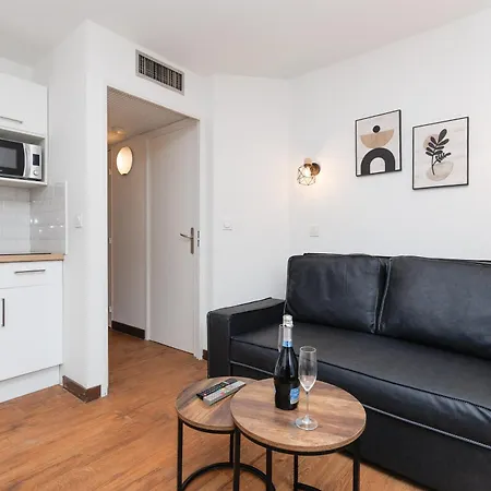 Slim Yourhosthelper Apartment