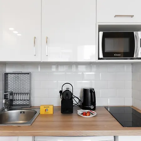 Slim Yourhosthelper Apartment *